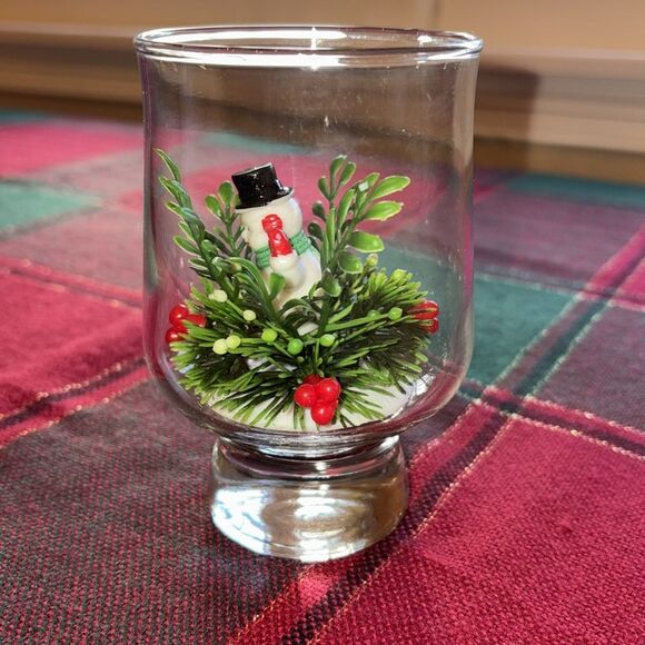 Vintage Hong Kong snowman greenery in glass - Picture 3 of 6